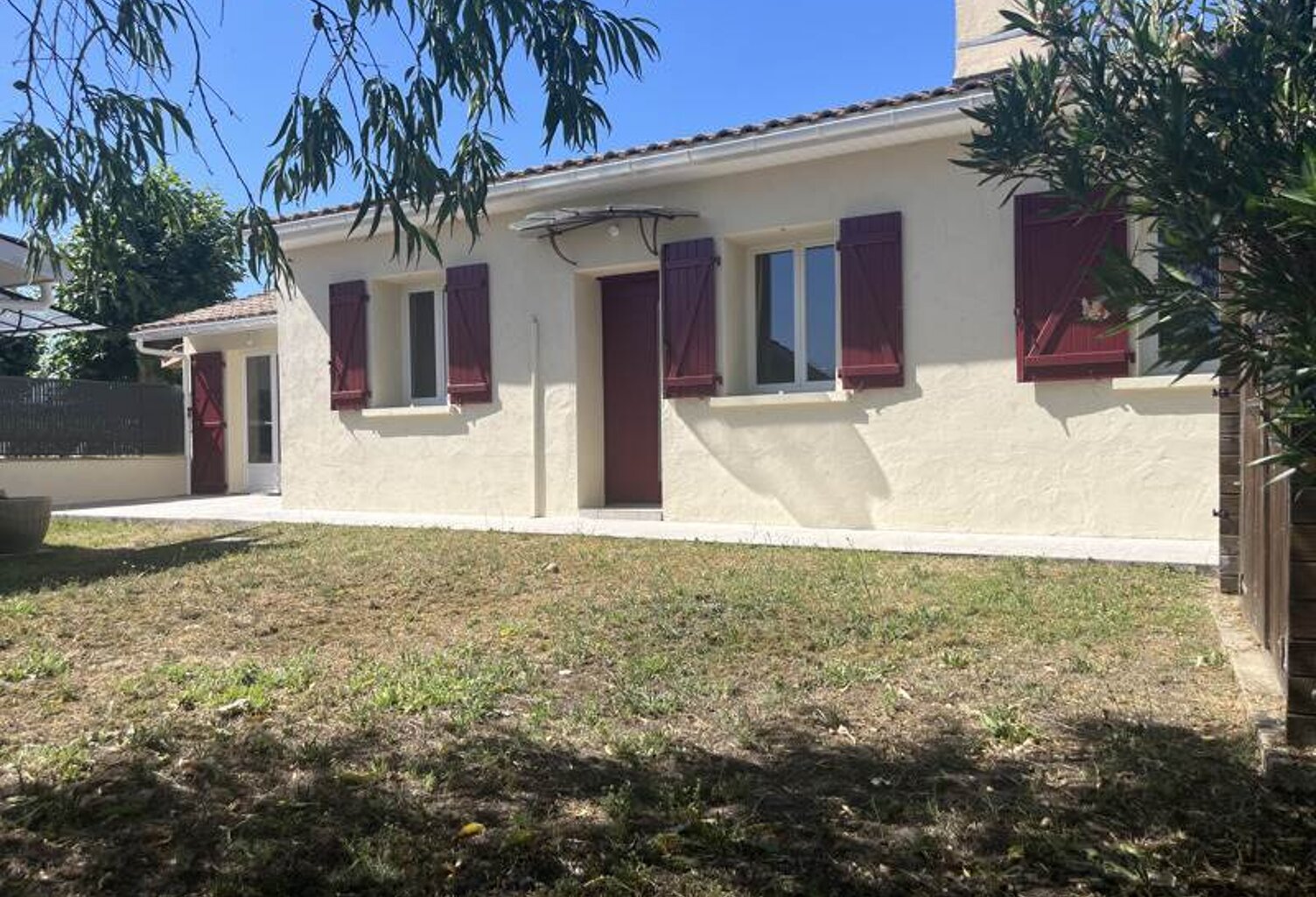 Maison en pierre de 4 pièces principales — photo 1