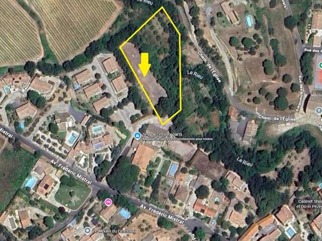 Terrain constructible — photo du bien