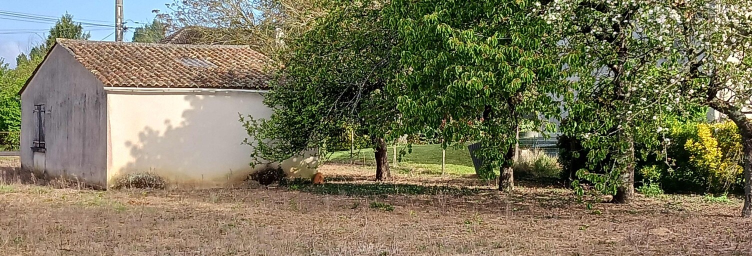 Terrain  977 m² à vendre à Usson-du-Poitou (86350)