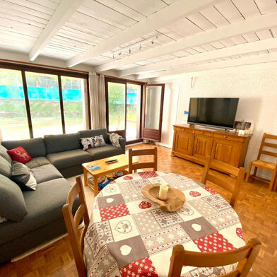 Appartement 3 pièces 222600 €