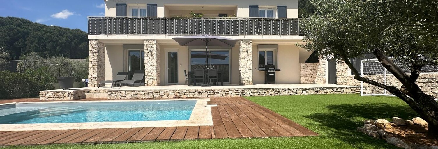 Maison 12 Pièces 227 m² à vendre à Saint-Michel-d'Euzet (30200)