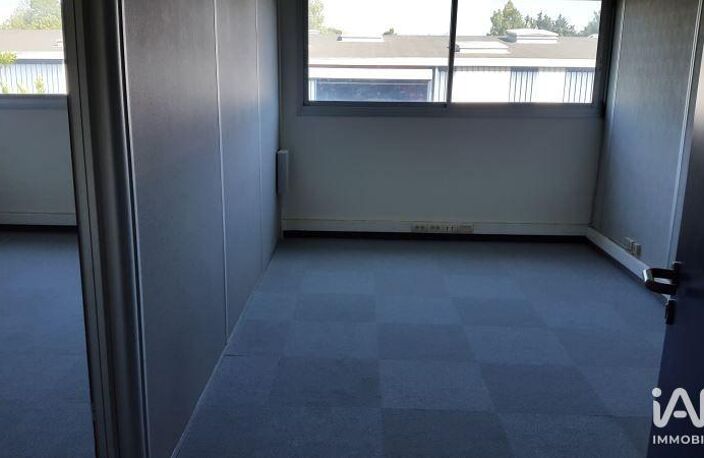 Location Bureaux 49 m&sup2; — photo 3