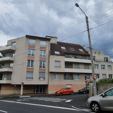 Appartement 3 pièces 825 €