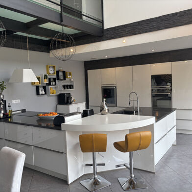 Maison 5 pièces 740000 €