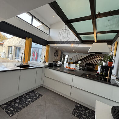 Maison 5 pièces 740000 €