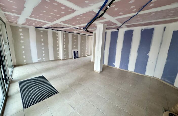 Local commercial d'une surface de 55 m² Rodez — photo 3