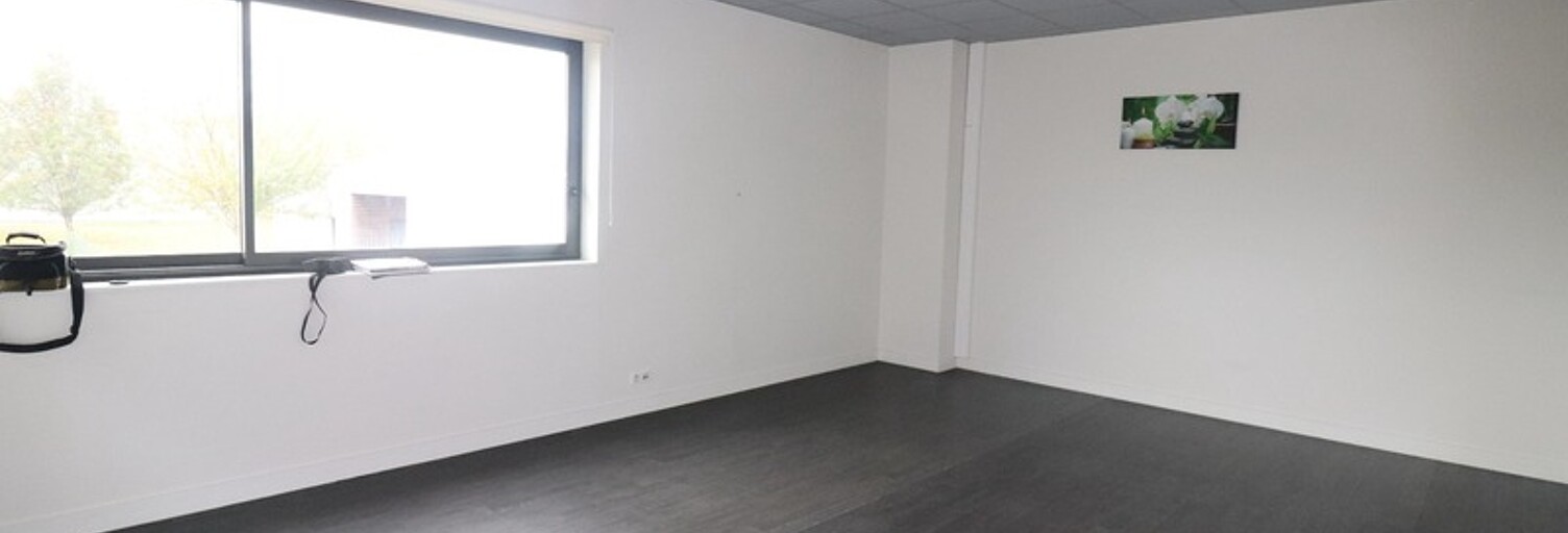 Bureau 6 Pièces 200 m² à louer à Saint-Georges-des-Coteaux (17810)