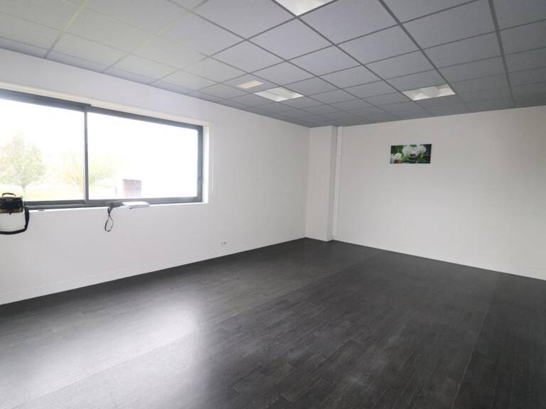 200m² de bureau à louer SAINT GEORGES DES COTEAUX (17) — photo 1