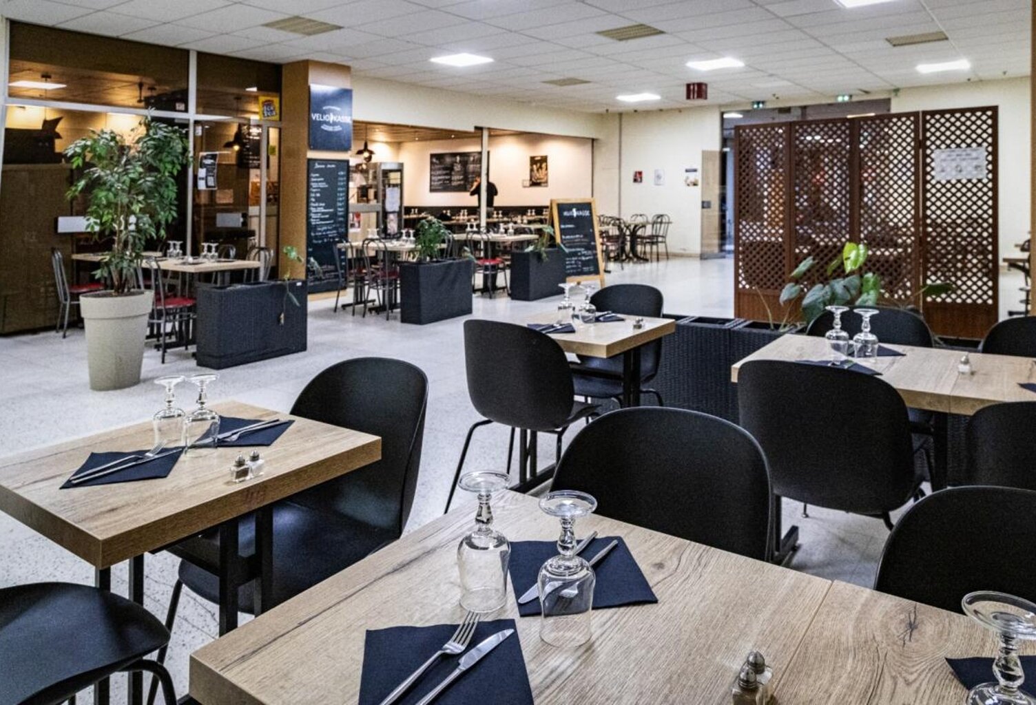 Fonds de commerce de restaurant à vendre CERGY (95) — photo 1