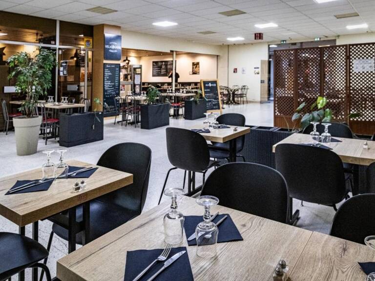 Fonds de commerce de restaurant à vendre CERGY (95) — photo 1