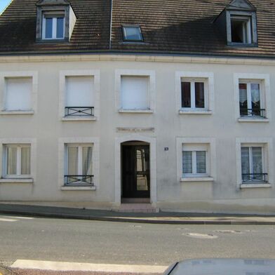 Appartement 1 pièces 330 €