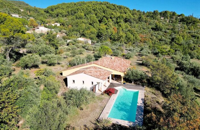 Villa de plain pied au calme - SEILLANS — photo 4