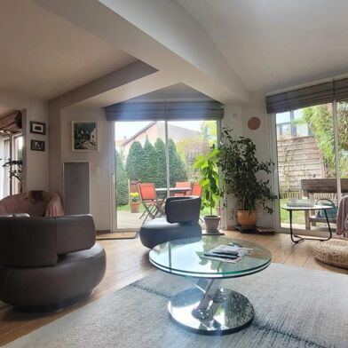 Maison 6 pièces 748000 €