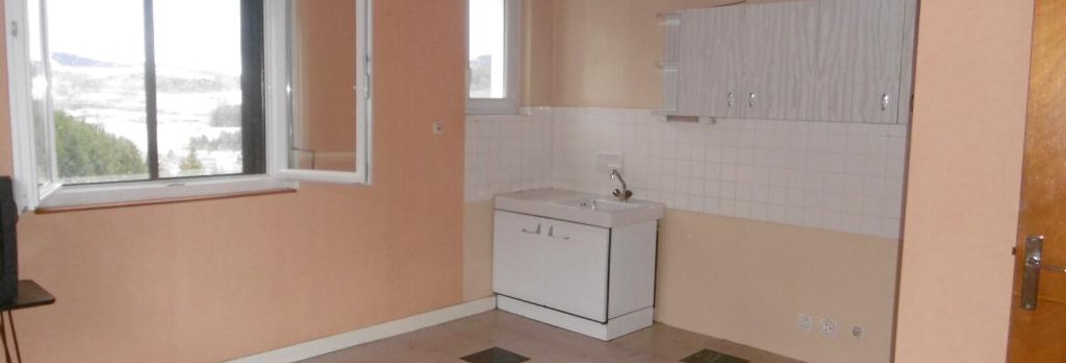 Appartement 3 Pièces 50 m² à louer à Fay-sur-Lignon (43430)