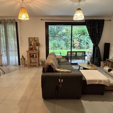 Appartement 4 pièces 2500 €