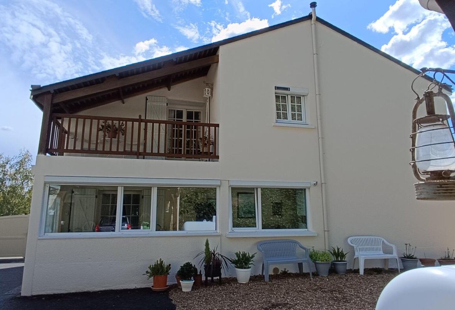 Cinais. Maison de village à fort potentiel et annexes d’exception ! — photo 1