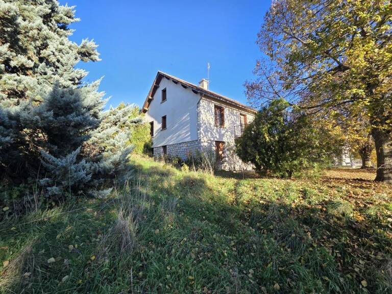 Maison à vendre avec grand terrain — photo 1