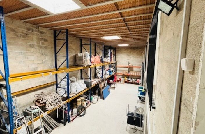 À Meaux – Espace, fonctionnalité et confort ! Entrepôt de 326 m² sur deux niveaux avec bureaux + maison de 85 m² (2 chambres ou bureaux). Parfait pour allier activité professionnelle et habitation — photo 5