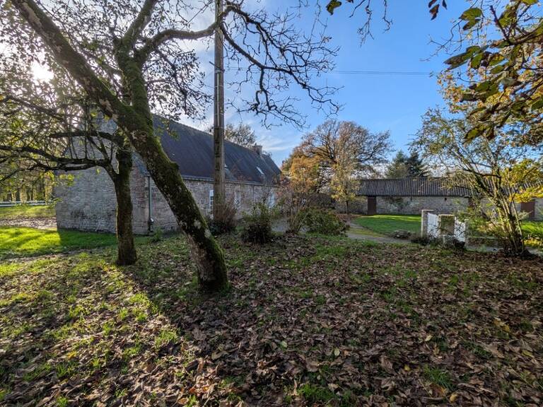 LOCMALO PROPRIÉTÉ DE 180M² ENVIRON EN CAMPAGNE AU CALME ENSEMBLE DE 2 MAISONS AVEC DOUBLE GARAGE PRÉAU ET DÉPENDANCE PUITS JARDIN ET BOIS DE 1 HECTARE 56 — photo 1