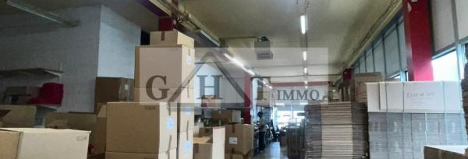 Local industriel  206 m² à louer à Roissy-en-France (95700)