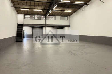 Local industriel  4370 €