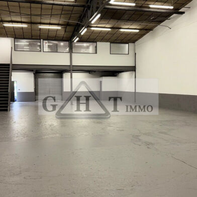 Local industriel  4370 €