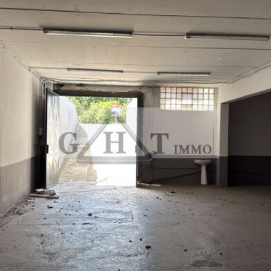 Local industriel  2990 €