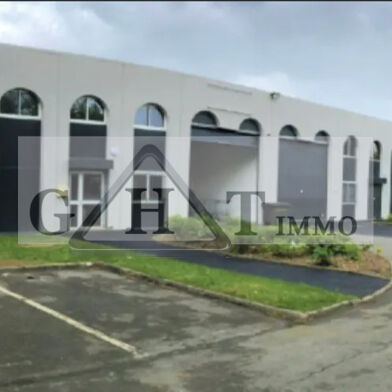 Local industriel  10246 €