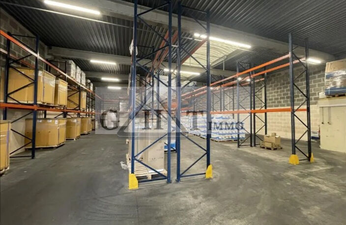 A LOUER -ENTREPOT/BUREAUX DE 1160M²- A NOISY-LE-GRAND — photo 3