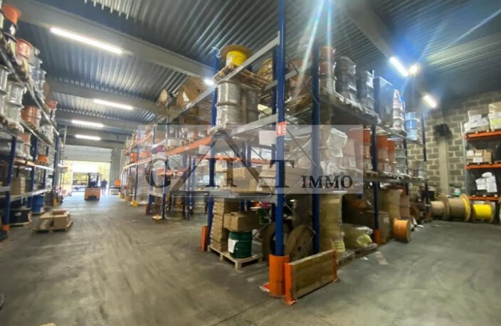 A LOUER -ENTREPOT/BUREAUX DE 1160M²- A NOISY-LE-GRAND — photo 5