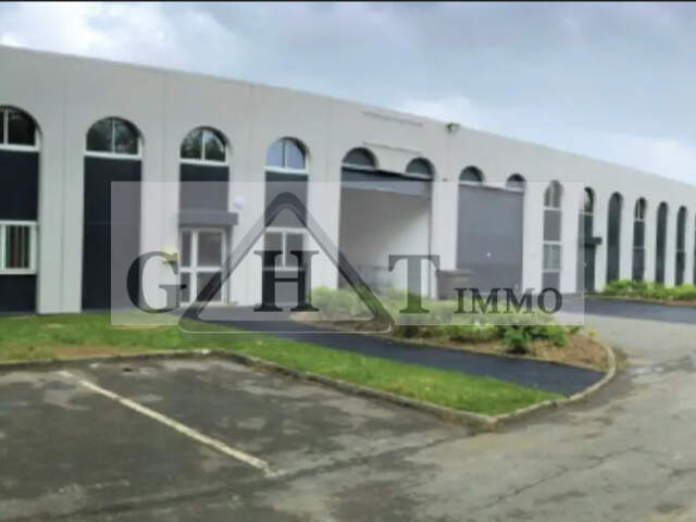 A LOUER -ENTREPOT/BUREAUX DE 630M²- A NOISY-LE-GRAND — photo du bien