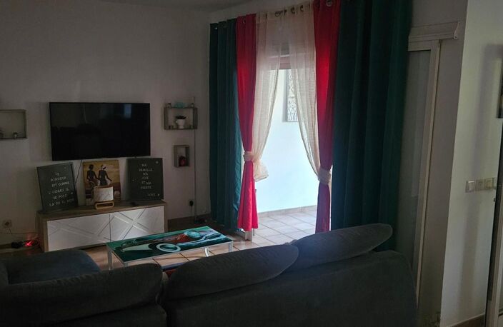 Appartement T3  À Vendre Baie-Mahault résidence sécurisée avec piscine — photo 2