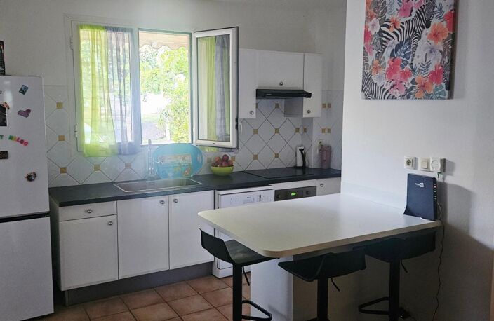 Appartement T3  À Vendre Baie-Mahault résidence sécurisée avec piscine — photo 3