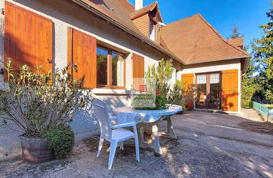 Maison St Pierre De Chignac. 4 chambres. Grand parking . Garage/atelier 50 m2.Terrain:2245 m2 — photo du bien