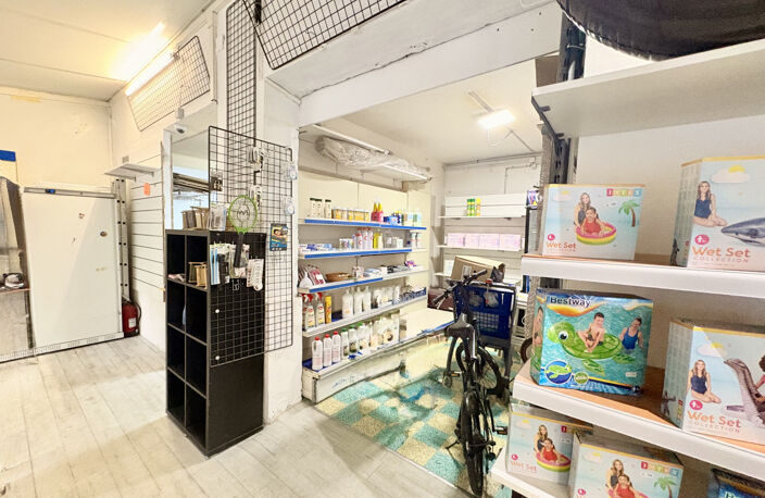 AXE PASSANT- IMMEUBLE EN 1ERE LIGNE - MURS ET FONDS COMMERCE — photo 4