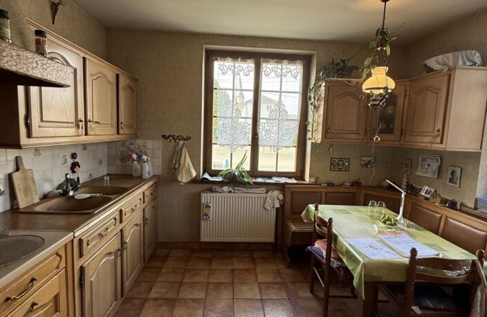 11153 - Prix: 495.000 € - Belle maison, granges, hangar, étable, stockage, volume XXL, excellente situation en impasse, grand potentiel, env. 26 ares — photo 4