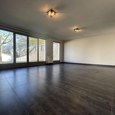 Maison 4 pièces 2200 €