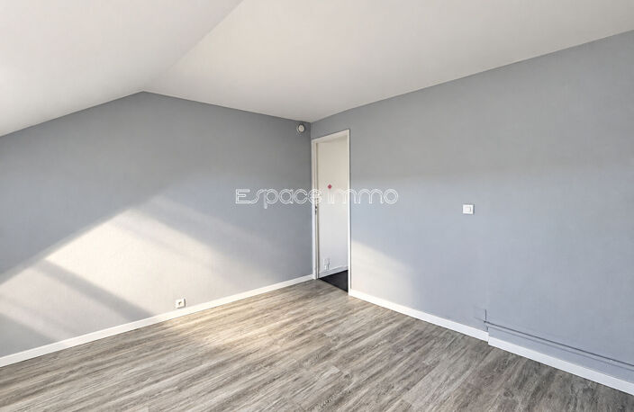 Immeuble de rapport - Hyper centre de Malaunay - Appartement et local commercial — photo 5