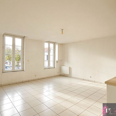 Appartement 3 pièces 784 €