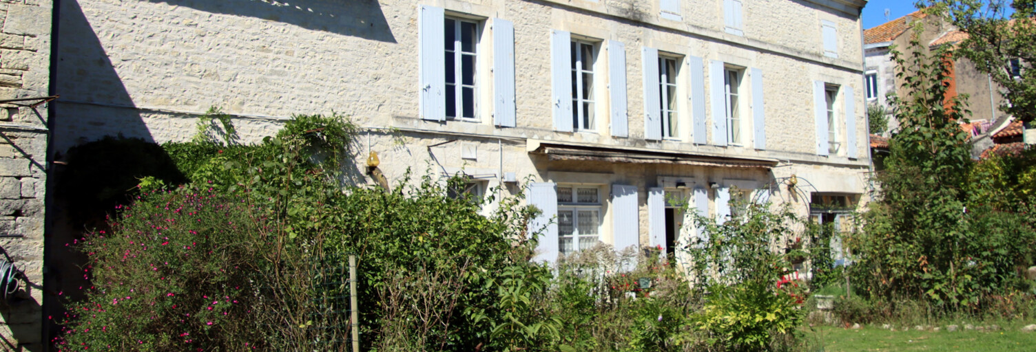 Maison 8 Pièces 208 m² à vendre à Mansle-les-Fontaines (16230)