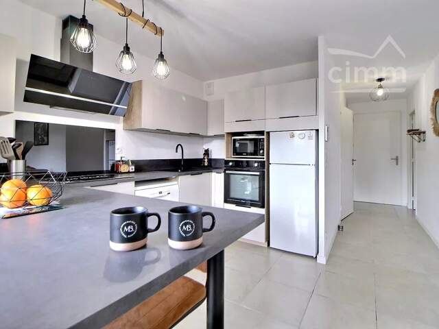 Rez-de-jardin, T2 de 44m² avec terrasse + garage — photo du bien