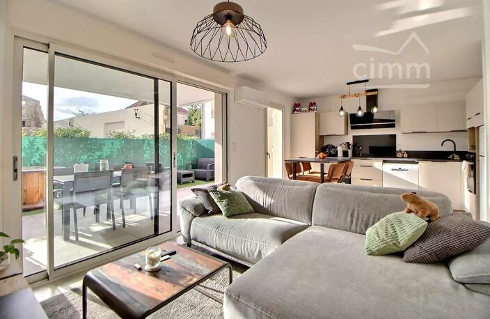 Rez-de-jardin, T2 de 44m² avec terrasse + garage — photo 2