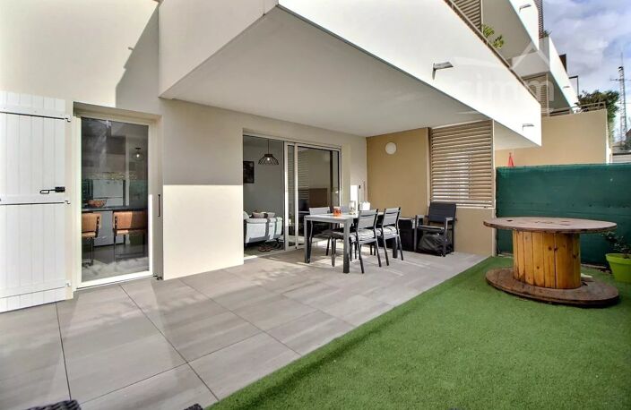 Rez-de-jardin, T2 de 44m² avec terrasse + garage — photo 3