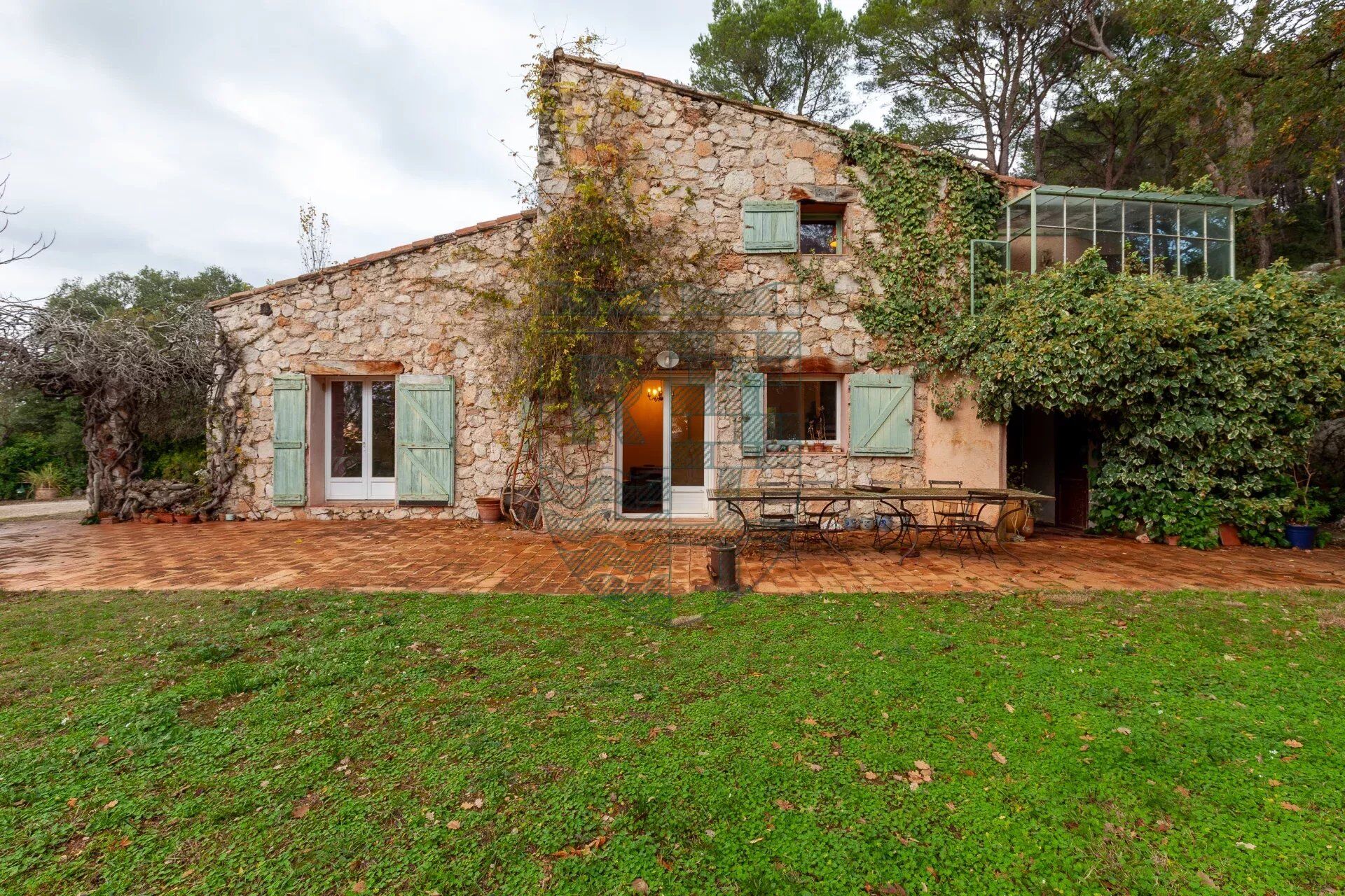 Villa / Maison  T6 à vendre Beaurecueil 13100