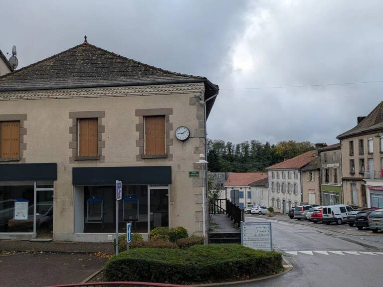 Local à usage commercial ou professionnel — photo 1