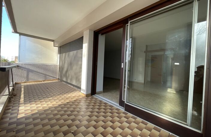 PERPIGNAN-PALAIS DES CONGRES APPARTEMENT T3 AVEC STATIONNEMENT — photo 4