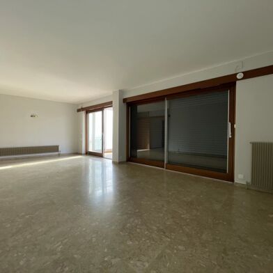 Appartement 3 pièces 880 €