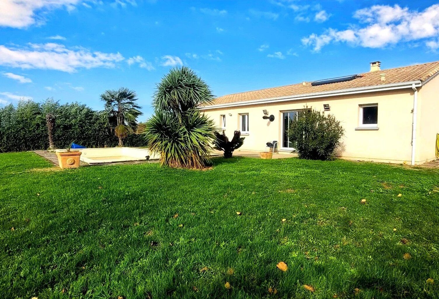33500 - ARVEYRES - MAISON 4 CHAMBRES 115M² HABITABLES ET 1260M² JARDIN AVEC PISCINE — photo 1