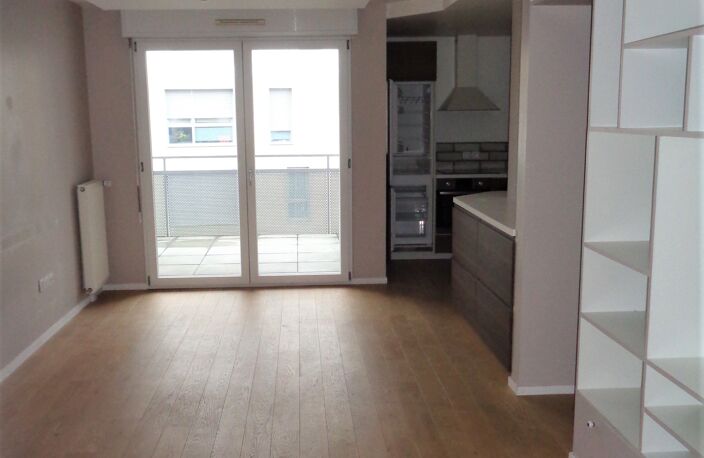 Appartement 3 pièces avec terrasse et place de parking — photo 2