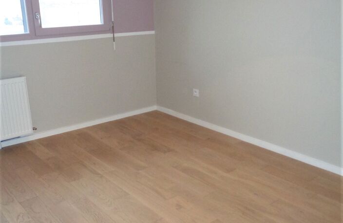 Appartement 3 pièces avec terrasse et place de parking — photo 4